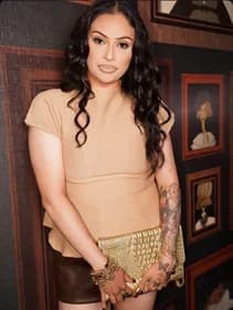 MUA Juliana